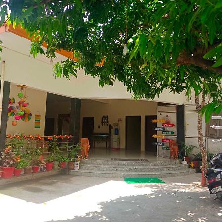 Oyo Lord Buddha Guest House Gorakhpur Kültér fotó