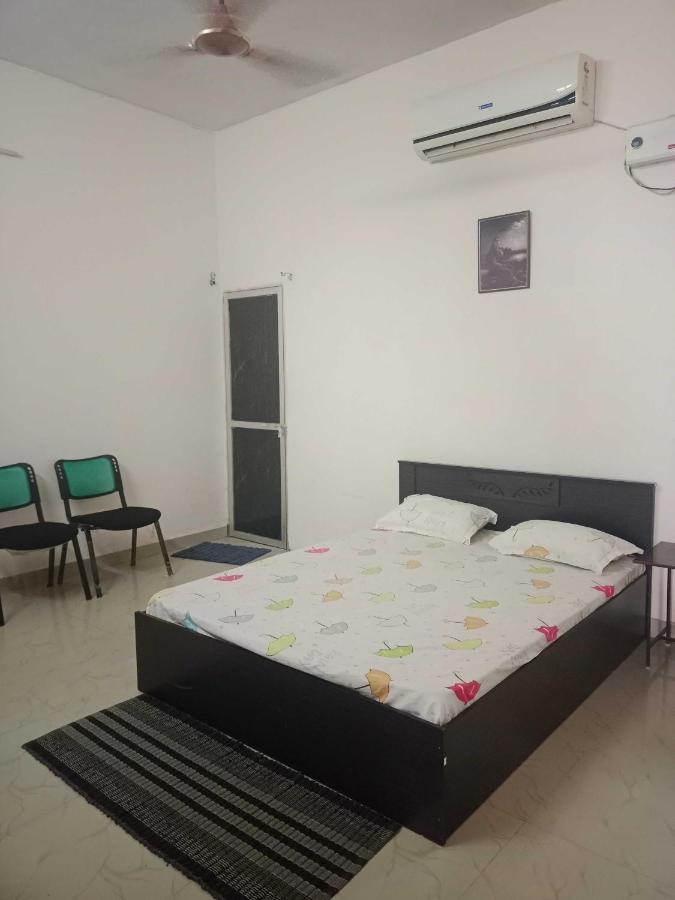 Oyo Lord Buddha Guest House Gorakhpur Kültér fotó