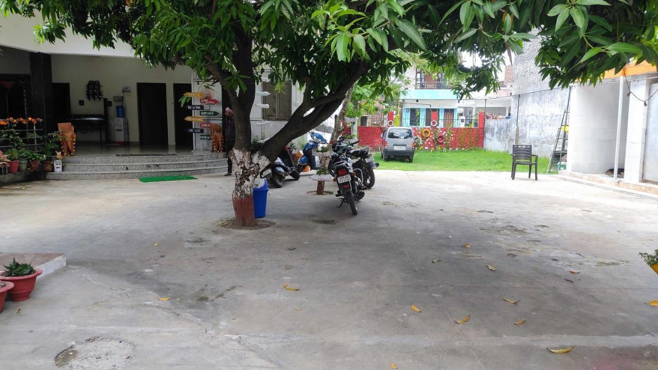 Oyo Lord Buddha Guest House Gorakhpur Kültér fotó