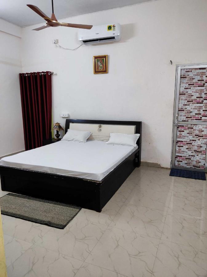 Oyo Lord Buddha Guest House Gorakhpur Kültér fotó