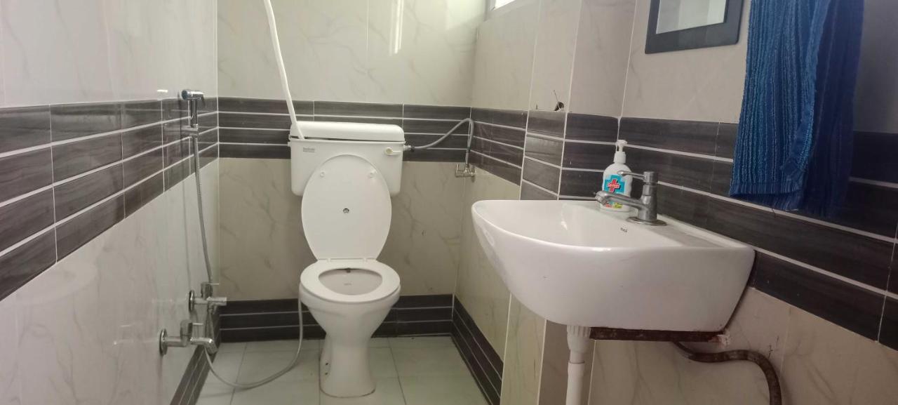 Oyo Lord Buddha Guest House Gorakhpur Kültér fotó