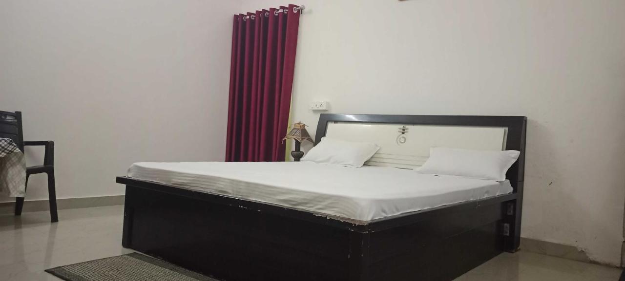 Oyo Lord Buddha Guest House Gorakhpur Kültér fotó