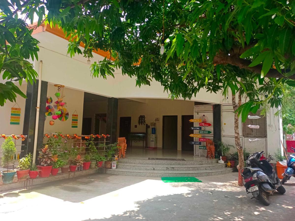 Oyo Lord Buddha Guest House Gorakhpur Kültér fotó
